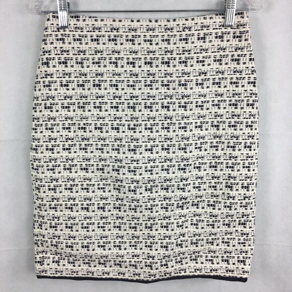 Ann Taylor Dresses & Skirts - Ann Taylor Skirt Womens Sz 2 White Black Tweed Boucle Knee Length Pencil Lined